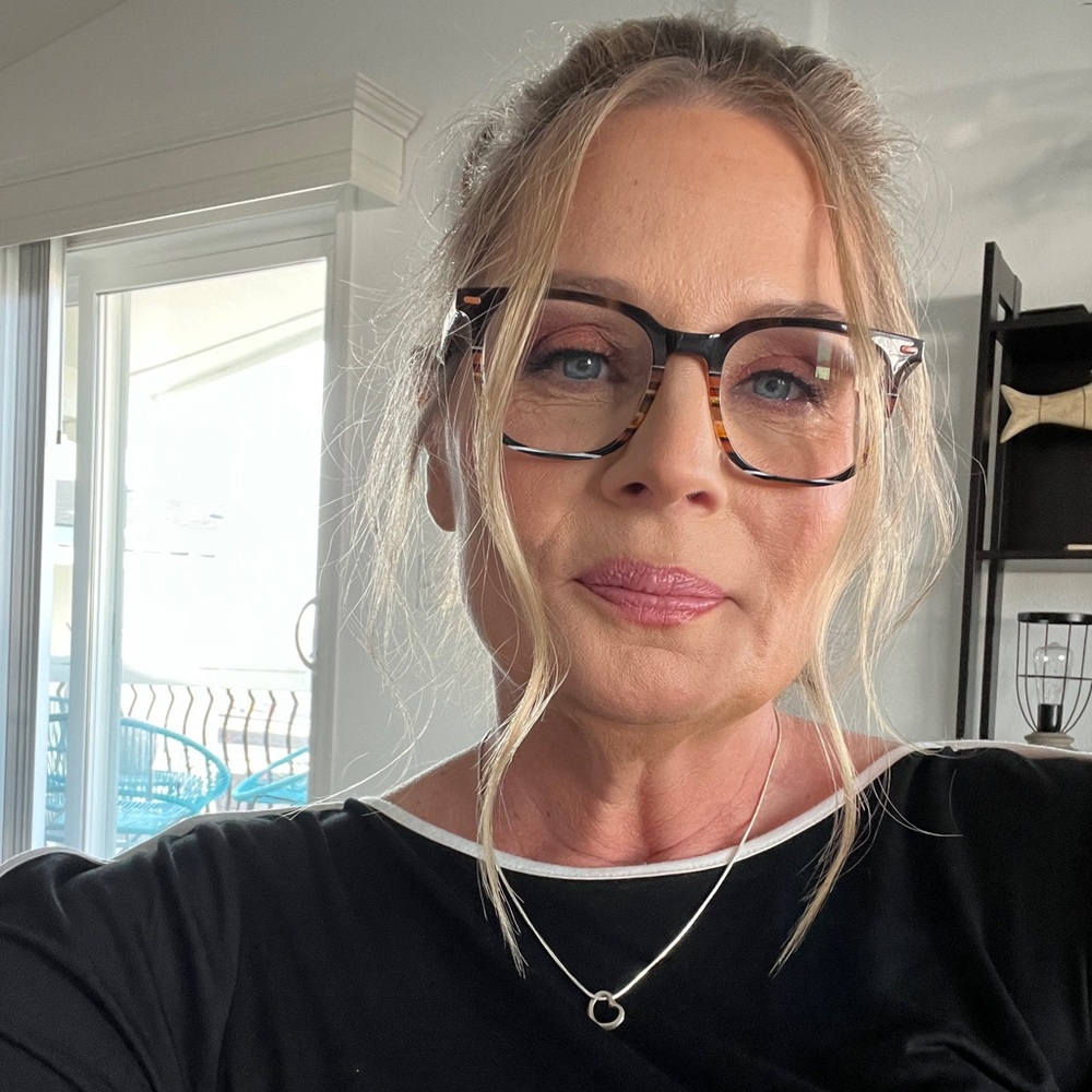 Meet your Posher, Denise